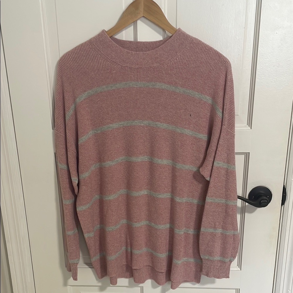 American Eagle Pink and Grey Crewneck Sweater - Picture 7 of 11